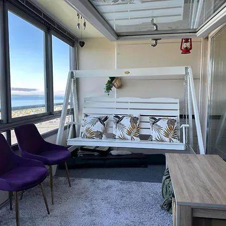 Miracle Tromso, Cozy Double Bed Private Room In A Shared Apartment With Stunning Tromso Views Exterior photo
