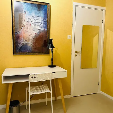 Miracle Tromso, Cozy Double Bed Private Room In A Shared Apartment With Stunning Tromso Views Exterior photo