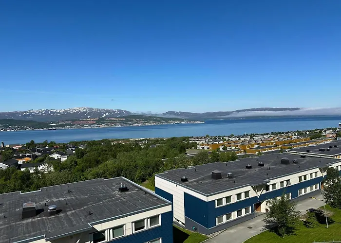 Miracle Tromso, Cozy Double Bed Private Room In A Shared Apartment With Stunning Tromso Views